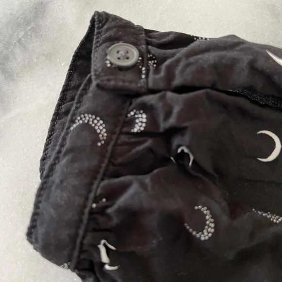 Levi’s Black Button Down Blouse with Moon Print - Picture 4 of 6